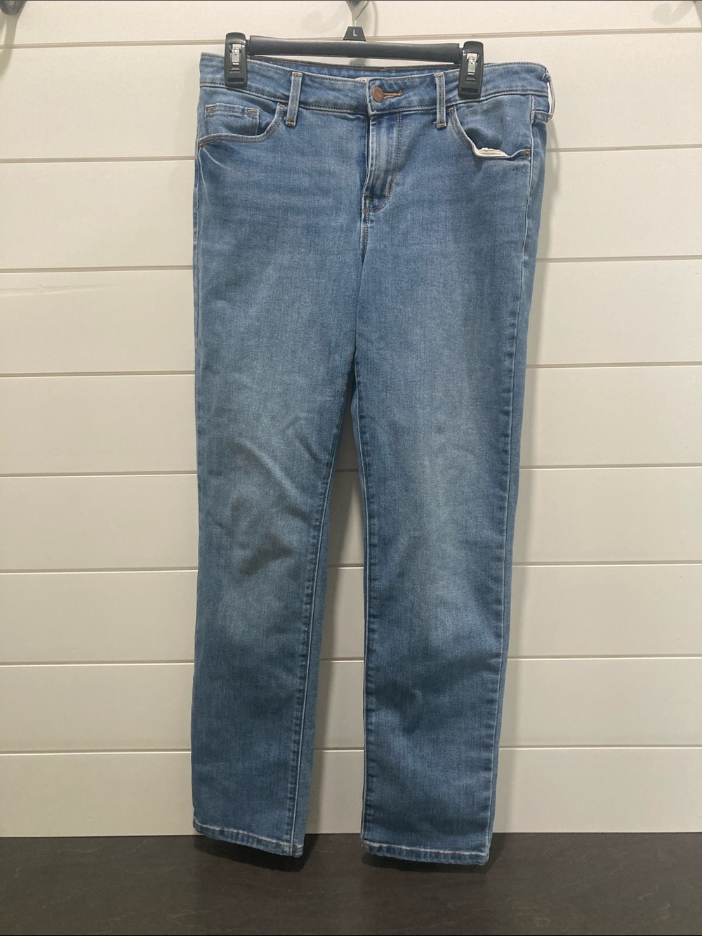 Old Navy Women's Straight Leg Jeans in Light Blue Wash